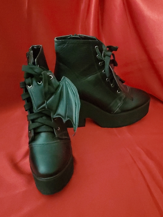 Iron Fist Shoes - Hot Topic’s Iron Fist's Bat Royalty Black Platform Lace-Up Boots